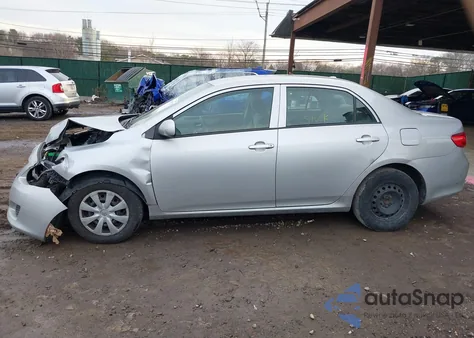 2010 Toyota Corolla Le z USA, uszkodzony, nr VIN 2T1BU4EE5AC304554